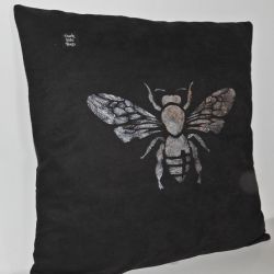 Poduszka ręcznie malowana pszczoła