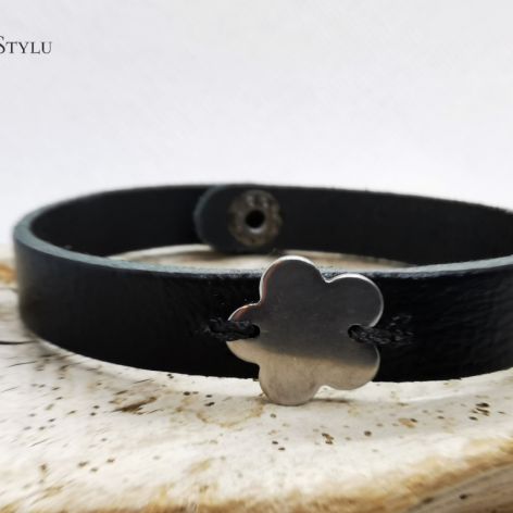 Damska bransoletka skórzana z kwiatkiem