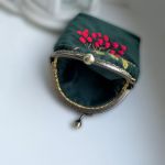 Portmonetka damska welurowa Jarzębina, haftowana ręcznie - 