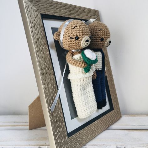 Maskotki ślubne misie w złotej ramce