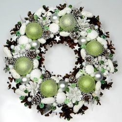 Wianek świąteczny biało-zielony