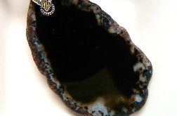 Brązowo-czarny surowy plaster agatu, wisior