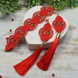 Czerwony komplet biżuterii z koralików