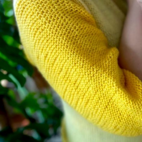 żółty sweterek 