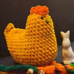 Kurka na szydełku handmade maskotka dekoracja Wielkanoc 18 cm musztardowa - 