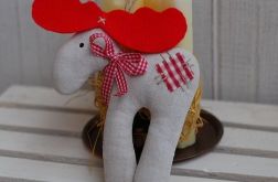 Lniane z czerwonym akcentem