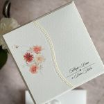 Kartka ślubna z pudełkiem i kopertą WA 51B - Kartka ślubna z pudełkiem i kopertą