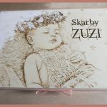 Szkatułka z Twoim zdjęciem w drewnie + Biblia - zbiblia03
