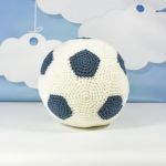 SZYDEŁKOWA PODUSZKA W KSZTAŁCIE PIŁKI NOŻNEJ – HANDMADE DLA MAŁEGO FANA SPORTU - 