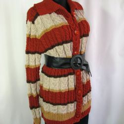 Sweter w paski