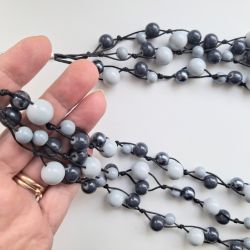 Jasnoszary Grad naszyjnik z koralików i sznurka