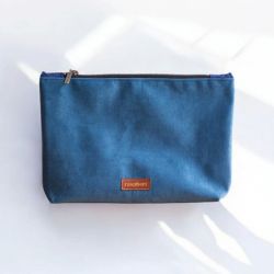 Brudnoniebieska welurowa kosmetyczka podróżna