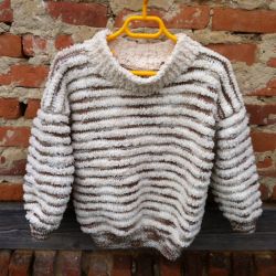 Sweterek dla dziecka na drutach