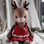 Jelonek w sukience, Prezent dla dziewczynki, Maskotka na prezent - Jelonek ma czarne plastikowe oczy na bezpiecznym mocowaniu.