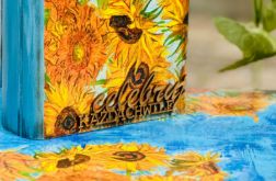 Dekoracyjny kufer książka ze słonecznikami, idealny na prezent, cytat