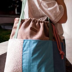 Różowo-turkusowa duża torba z kominem