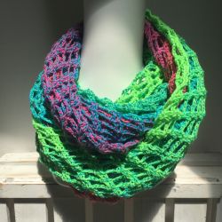 Ażurowy szal komin apaszka neonowy fluo