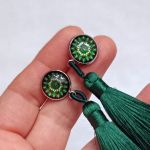 Kolczyki sztyfty z Chwostem Frędzle chwosty ciemno zielone - 