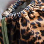 Welurowy workoplecak basic w panterkę - 