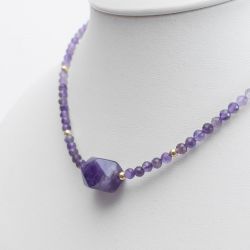 Naszyjnik "Purpurovy - Esencja Intuicji