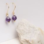 DELIKATNE KOLCZYKI AMIRA POZŁACANE Z AMETYSTEM - 