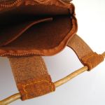 torebka w brązach i rudościach - wnętrze torebki