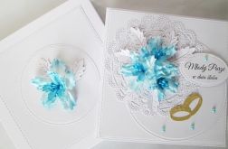 Kartka MŁODEJ PARZE z błękitnymi kwiatami