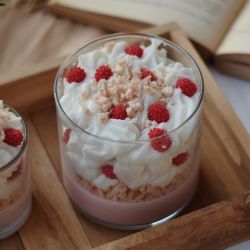 Świeca sojowa 'Malinowa chmurka"- ręcznie robiona 600 ml