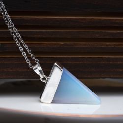 Naszyjnik "Luna Prism" - Światło i Geometria w opalu