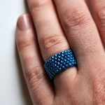 Pierścionek koralikowy niebieski 5 - pierścionek na prezent