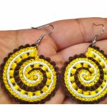 Haftowane kolczyki spiralki- odcienie żółtego z brązem - kolczyki spiralki - żółto brązowe