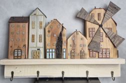 Domki drewniane z młynem, na klucze handmade 30