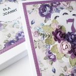 Kartka URODZINOWA z fioletowymi różami - Kartka na urodziny z kwiatowym tłem