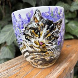 Porcelanowy kubek ręcznie malowany- Kot w kocimiętce 