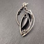 Srebrny wisiorek z czarnym onyksem – elegancka biżuteria handmade, unikatowy design - 