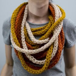 Zamotka, włóczkowy naszyjnik, makaronowy szal