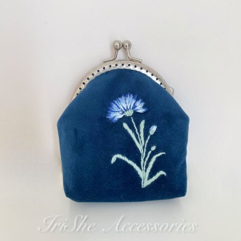 Portmonetka welurowa damska Chaber haftowana ręcznie, aksesorium designerskie 