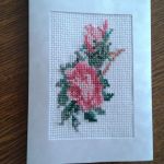 Haftowana kartka z różami - Kartka okolicznościowa z haftowanymi różami