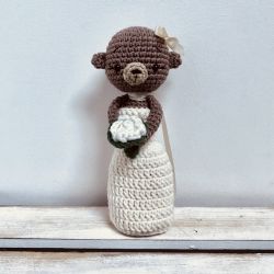 Panna młoda miś w sukni maskotka szydełkowa Panna młoda miś w sukni maskotka szydełkowa
