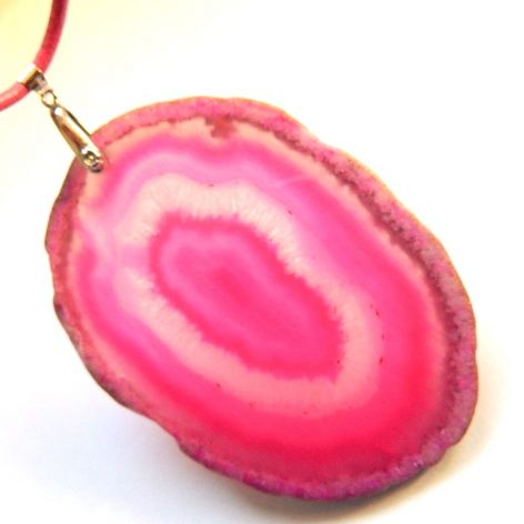 Bardzo duży, nieregularny agat z kryształem, imponujący wisior