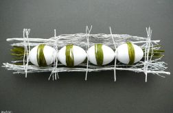 Pisanki w gałęziach