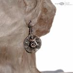 Dichrooko z kwiatkami - okrągłe kolczyki ze szklanym okiem