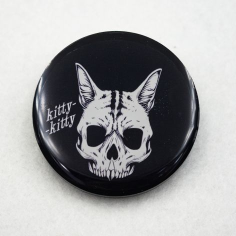 Przypinka gotycka z żywicy kot pin_print Goth 010