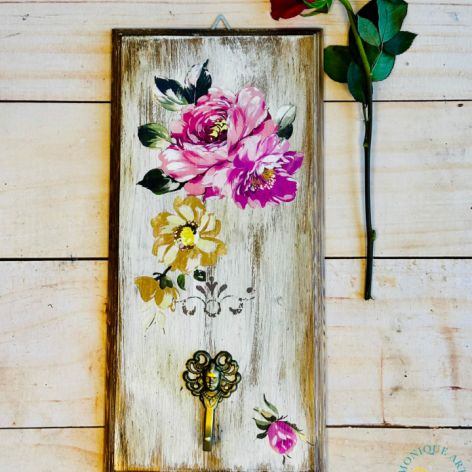 Wieszak shabby chic z kwiatami, uchwyt anioł, na ścianę