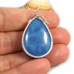 Opal, Srebrny wisior z opalem niebieskim - 