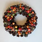Jesienny wianek z żołędzi, rajskich jabłuszek  i róży 26cm - 