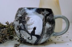 Duży ręcznie malowany kubek z lasem i kotem
