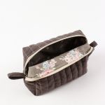 Lniana kosmetyczka box z kwiatową podszewką - środek kosmetyczki do torebki