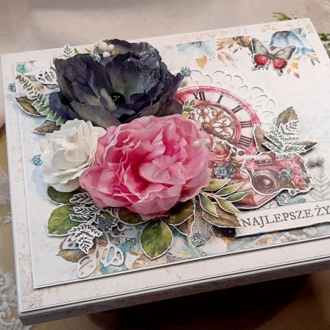 Pudełko na Merci z kwiatami