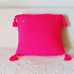 Różowa neonowa poduszka 45 x 45 cm